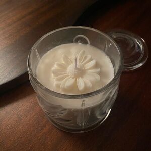 Daisy Top Soy Candle, Vintage Clear Glass Gloria Vanderbilt swan vanity jar lid